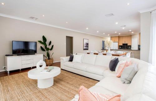 West Croydon House | Expansive 5-bed Stunner For Corporate &families