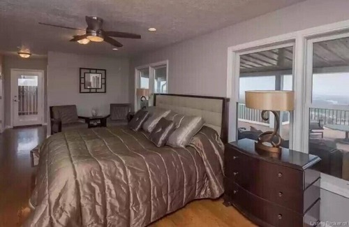 Speed House | Expansive view w/plenty of space to enjoy watching the sunrise every morning