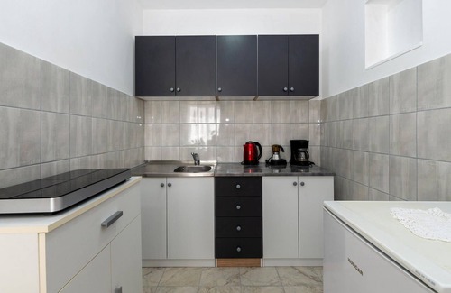 Obrovac Apartment | Experience a fantastic nature vacation in this beautiful vacation apartment in a detached house.