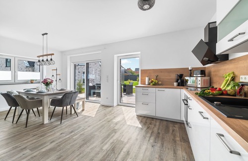 Daenschendorf House | "Experience Comfort and Luxury at Ferienhaus Donnerkeil Fehmarn!"