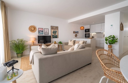 Puerto de la Duquesa Apartment | Experience Elevated Living at this Pure South Penthouse