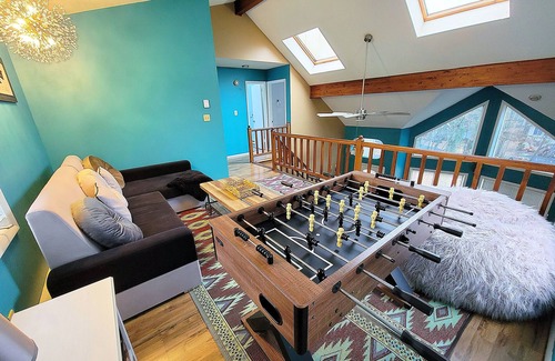 East Stroudsburg Ski Chalet | Experience fun at Camelback, stay at our spacious 4-bedroom chalet