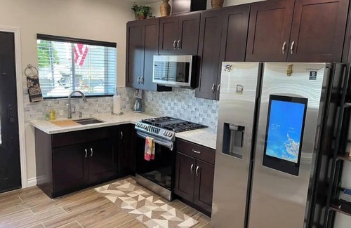 East San Gabriel Apartment | Experience LA vibes near L.A.