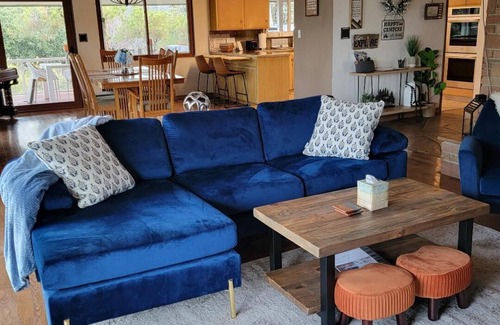 Oakhurst Villa | Experience Luxury: 3000 Sq. Ft. Retreat with Private Dog Park near Yosemite!