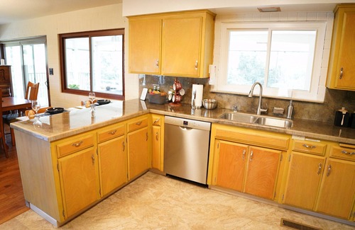 Oakhurst Villa | Experience Luxury: 3000 Sq. Ft. Retreat with Private Dog Park near Yosemite!