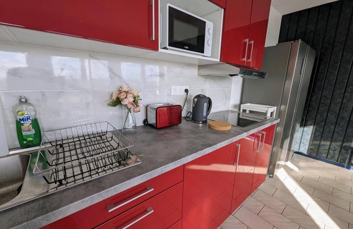 Les Gondoles Apartment | Experience Parisian Living with Breathtaking Seine Views! 🌟4-8 People Family