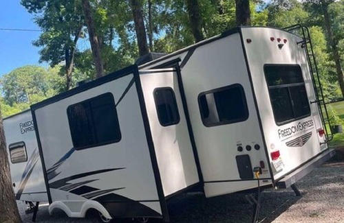 Gadsden RV Rental | Experience Tillison Bend Campground in this phenomenal 1-bedroom 1-Bath Camper.