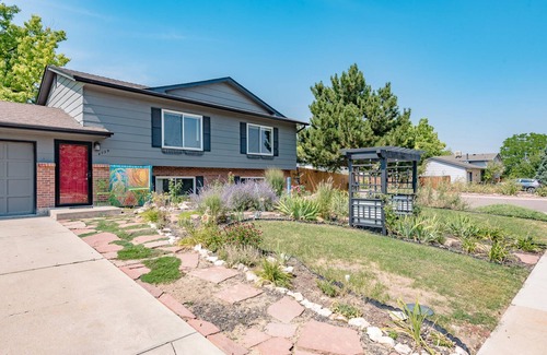 Morrison House | EXPLORE CO-Close to Red Rocks! Huge backyard.