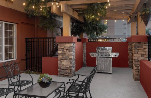 Renton House | Explore Museum of Flight Nearby! Unit with Full Kitchen, Pet-friendly!