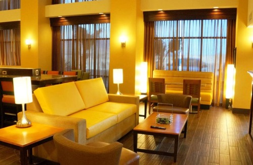 Kingman Hotel | Explore the Grand Canyon: Kingman Stay w/Pool & Close to Downtown