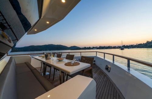 Fethiye City Center Boat Rental | Explorer Yacht
