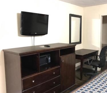 Lafayette Hotel | Express Inn