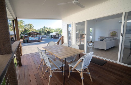 Urangan Ski Chalet | Exquisite 1 bedroom cottage perfect for a romantic getaway or for some R&R