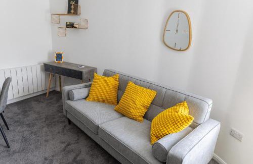 Sheffield Apartment | Exquisite 1st Floor Apartment