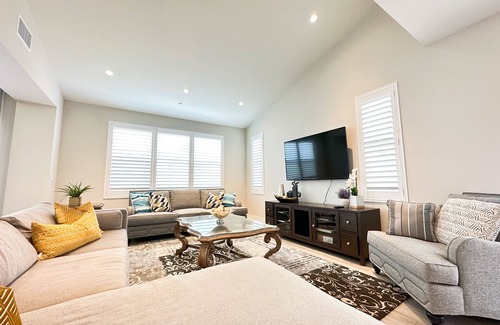 Woodbridge House | Exquisite 4-bedroom and 4b villa Irvine eastwood