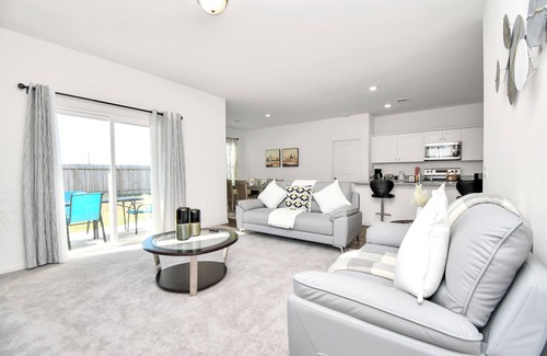 Katy House | Exquisite 4-Bedroom Home in Katy with pool access