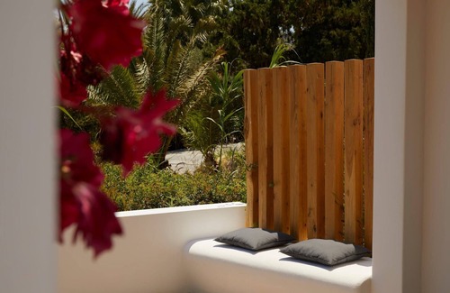 Agios Nikolaos Villa | Exquisite Crete Hotel | Superior Bungalow | Prime Location by The Sandy Beach