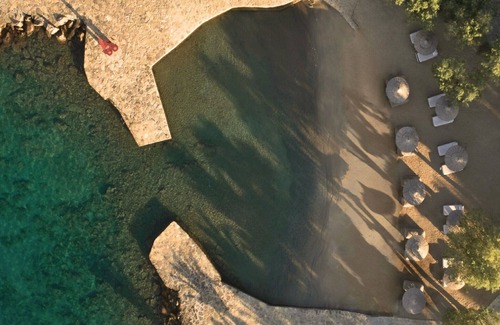 Agios Nikolaos Villa | Exquisite Crete Hotel | Superior Bungalow | Prime Location by The Sandy Beach