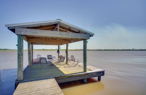 Lake Charles House | Exquisite Lake Charles Gem - Waterfront Views