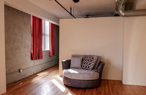Sycamore Ridge Condo | Exquisite Oasis in Decatur