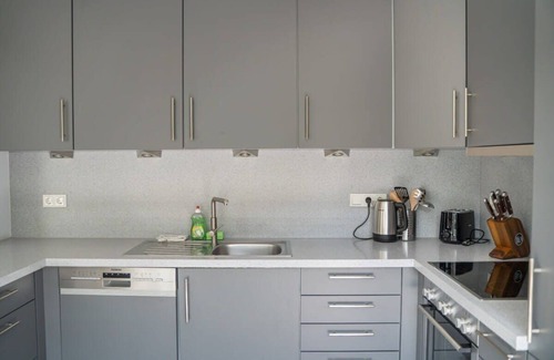 Limpertsberg Apartment | Exquisite Penthouse w Mountain View close to DT ID34