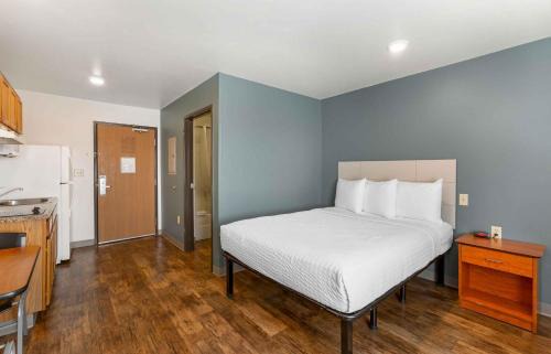 North Mountain Hotel | Extended Stay America Select Suites - Phoenix - North