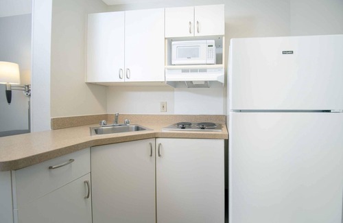 Camelback East Hotel | Extended Stay America Suites Phoenix Biltmore