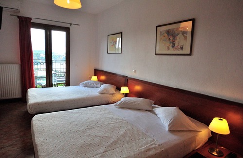 Skiathos Town Hotel | Eye Q Resort