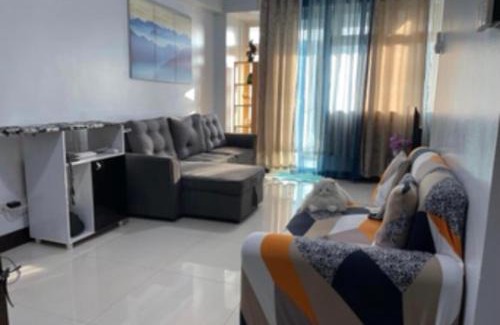 Pasay House | F-10C Parkside Villas