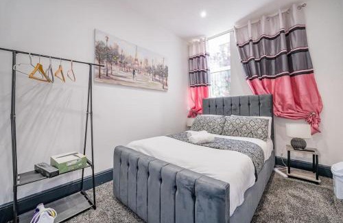 Leeds Apartment | -F19GH- For relaxed & Cosy stay,Free Parking,WiFi