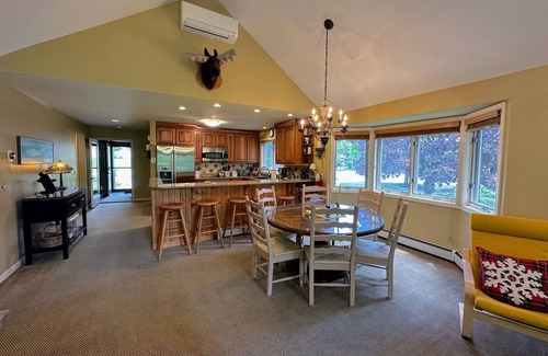 Bretton Woods House | F27 Luxurious Mt Washington Hotel golf course home! Wifi, cable, air conditioning, dog friendly!