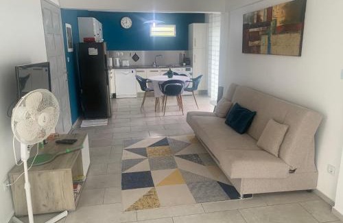 Le Lamentin Apartment | F3 dans maison individuelle avec jardin arboré