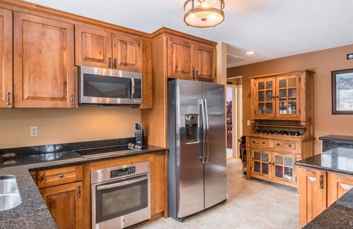 Bretton Woods House | F49 Wow! Stunning single level home next to golf course and Mt Washington Hotel, AC, Skiing
