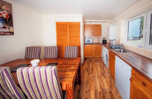 Gifford Apartment | Fab Arthur Seat Views, Old Town Apartment
