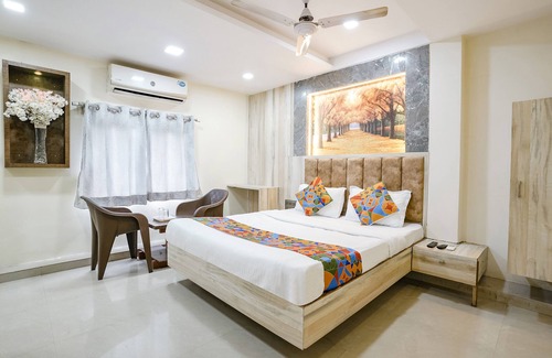 Navrangpura Hotel | Fabexpress Apollo I