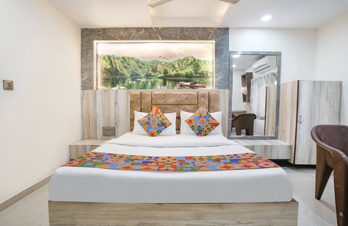 Navrangpura Hotel | Fabexpress Apollo I