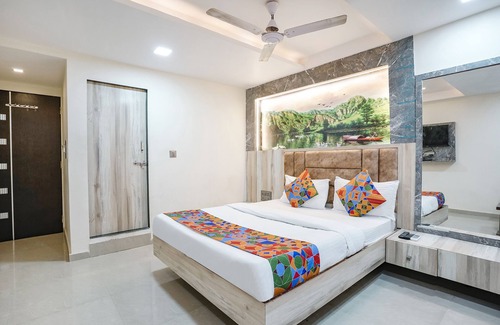 Navrangpura Hotel | Fabexpress Apollo I