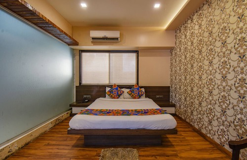 Pimpri - Chinchwad Hotel | Fabexpress Glory