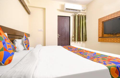 Vijay Nagar Hotel | FabExpress Golden Villa