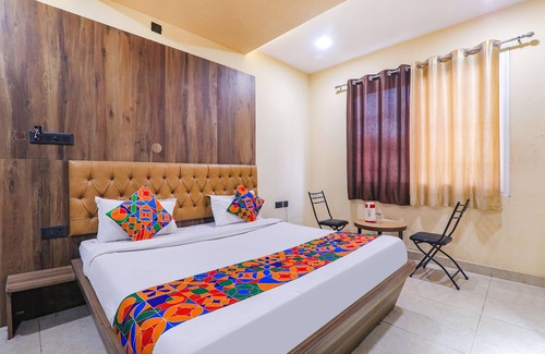 Indira Nagar Hotel | Fabexpress Jayati Oasis