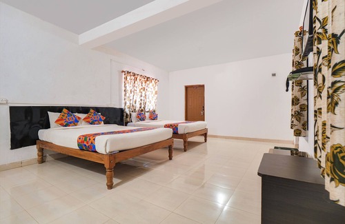 Madikeri Hotel | Fabexpress Misty Green
