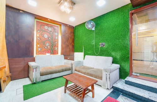 Pallavaram Hotel | Fabexpress Raj Supreme Residency