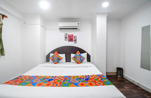 Salt Lake Hotel | FabExpress Royal Oak