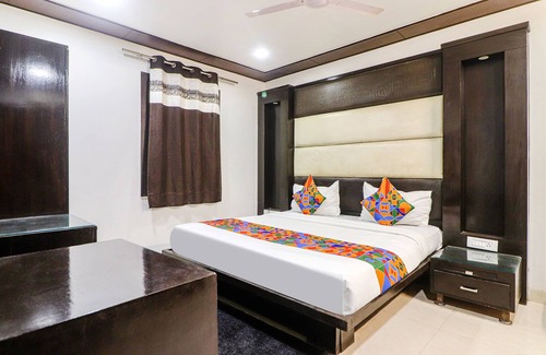 Prashant Vihar Hotel | Fabexpress Sandberry