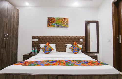 Chhatarpur Hotel | FabExpress The Premium Villa