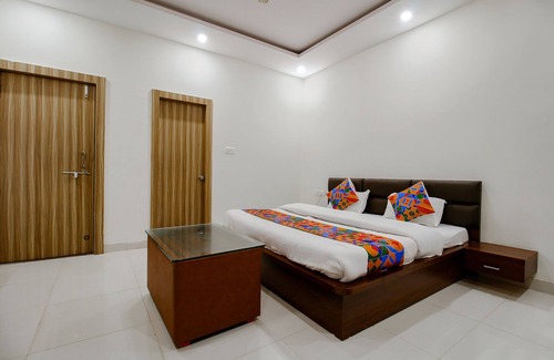 Goharganj Hotel | Fabexpress Yuvan