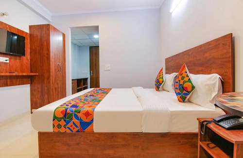 Sushant Lok Hotel | FabHotel Aashiyana Paradise