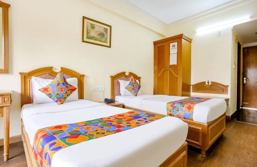 DLF City Hotel | Fabhotel Altus