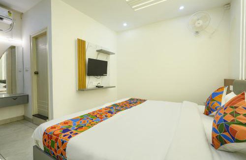 Narasapura Hotel | FabHotel Ayodhya Palace