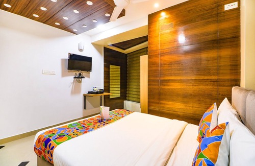 Kolkata Hotel | FabHotel Azure Sky